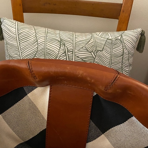 BURBERRY Large Signature Buckle Bag - Picture 7 of 16